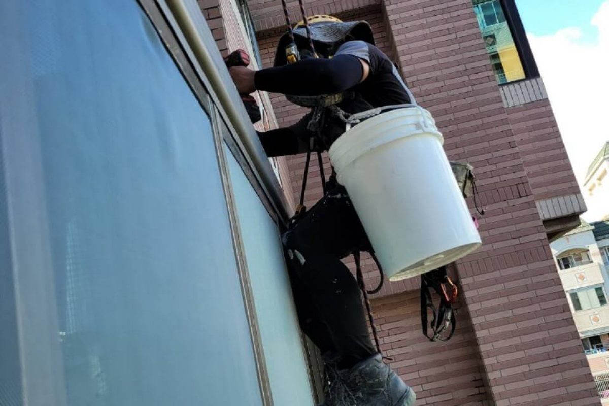 外牆採光罩更新工程 6